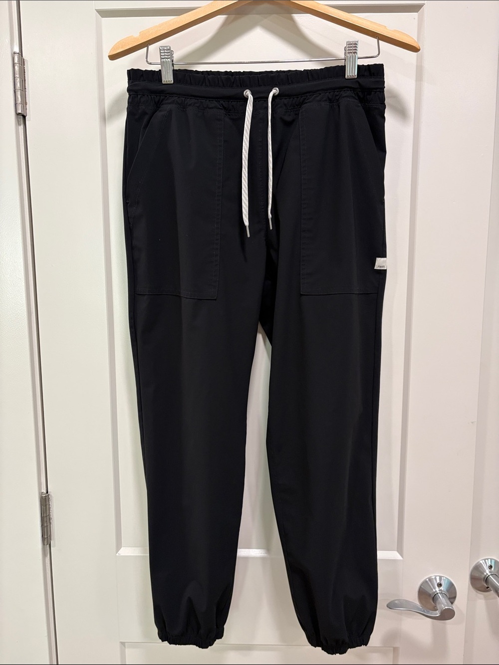 Vuori Black Jogger Black Pants—BEAUTIFUL!! Like New Condition!  Size Medium